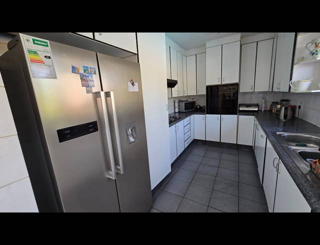 3 BEDROOM FREEHOLD FOR SALE IN BRACKENDOWNS